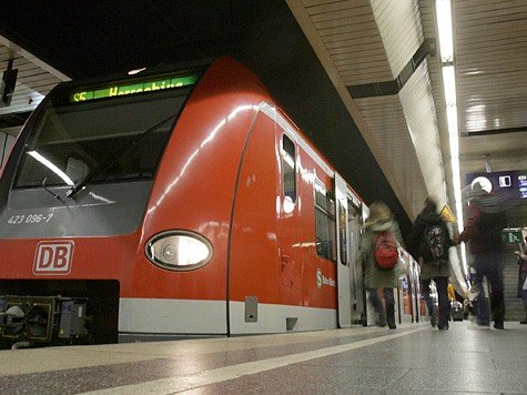 Seit Montag fährt die S-Bahn mit geändertem Fahrplan. Seit Montag fährt die S-Bahn mit geändertem Fahrplan.
