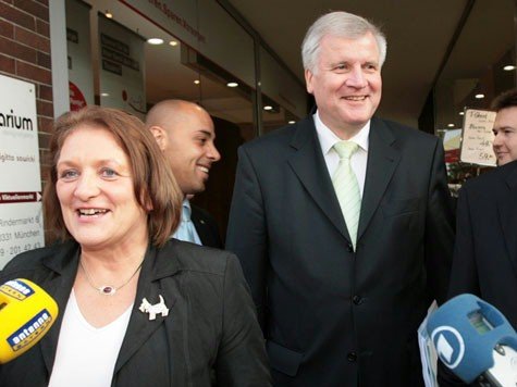 Werden die FDP-Landesvorsitzende Sabine Leutheusser-Schnarrenberger und der designierte Ministerpräsident Horst Seehofer (CSU) Bayerns neues Dream-Team? Werden die FDP-Landesvorsitzende Sabine Leutheusser-Schnarrenberger und der designierte Ministerpräsident Horst Seehofer (CSU) Bayerns neues Dream-Team?