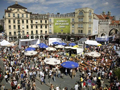Der Stachus war voll: &Uuml;ber eine Million Besucher feierten am Wochenende beim Altstadtringfest.