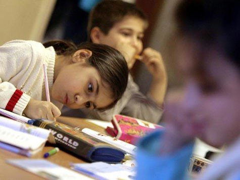 Migrantenkinder brechen doppelt so oft die Schule ab wie ihre deutschen Mitsch&uuml;ler.