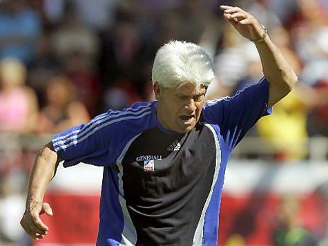 Werner Lorant arbeitete in seiner langen Karriere schon bei vier türkischen Vereinen: Fenerbahce Istanbul, Sivasspor, Kayseri und Kasimpaşaspor. Werner Lorant arbeitete in seiner langen Karriere schon bei vier türkischen Vereinen: Fenerbahce Istanbul, Sivasspor, Kayseri und Kasimpaşaspor.