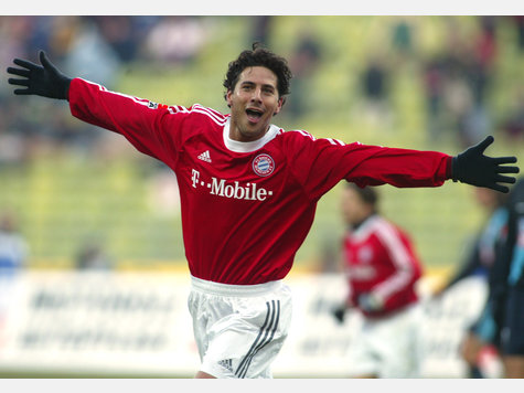632616151-claudio-pizarro-L09.jpg