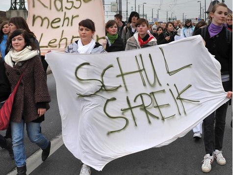 Sch&uuml;ler, die sich am Schulstreik beteiligen.