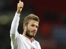 Viererkette - Beim Barte des ­Becks: Weg damit