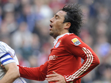 Luca Toni hat die Allianz Arena nach seiner Auswechslung verlassen Luca Toni hat die Allianz Arena nach seiner Auswechslung verlassen