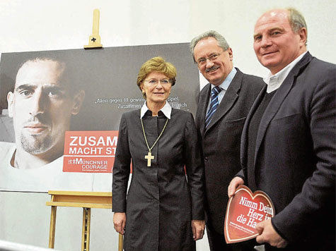 Innenminister Joachim Herrmann, Regionalbischöfin Susanne Breit-Keßler, OB Christian Ude und Bayern-Manager Uli Hoeneß stellen die Initiative vor Innenminister Joachim Herrmann, Regionalbischöfin Susanne Breit-Keßler, OB Christian Ude und Bayern-Manager Uli Hoeneß stellen die Initiative vor