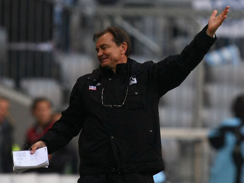 Ewald Lienen muss seine Stammelf wieder umbauen Ewald Lienen muss seine Stammelf wieder umbauen