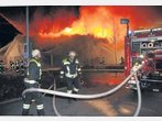 Bei einem Großbrand ist die Aldi-Filiale Kreuth-Weißach in der Nacht zum Sonntag völlig zerstört worden.