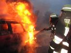 Auto brennt auf der B11 vollständig aus