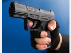 Dreijährige verwechselt Waffe mit Spielzeug und stirbt