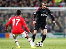 Manchester United kickt alten Star David Beckham mit AC Mailand aus der Champions League