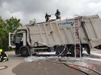 Brennender Laster fährt selbst zur Feuerwehr