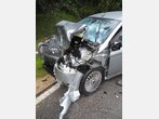 Bus gegen Auto: Schwerer Unfall bei Dorfen