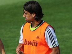 Real und Ballack: Khediras doppelte Herausforderung