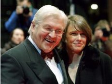 SPD-Fraktionschef Frank-Walter Steinmeier wird aus Klinik entlassen