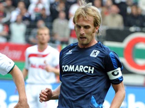 Daniel Bierofka hat sich bei FCA-Manager Andreas Rettig f&uuml;r die Aktion entschuldigt