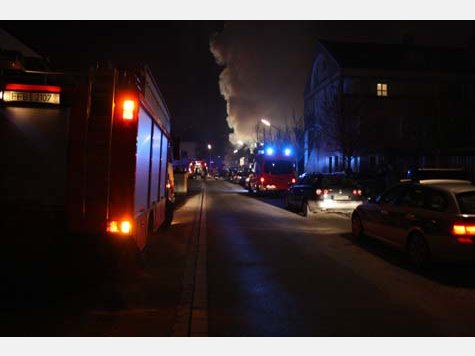 Germering: Feuerwehr im Gro&szlig;einsatz - Explosion zerst&ouml;rt Haus