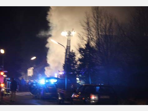 Germering: Feuerwehr im Gro&szlig;einsatz - Explosion zerst&ouml;rt Haus