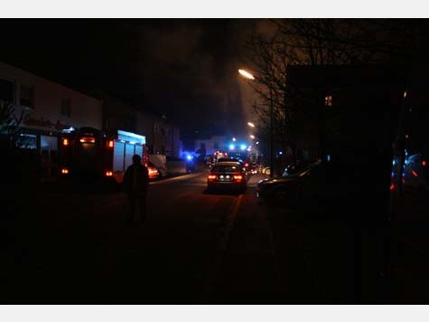 Germering: Feuerwehr im Gro&szlig;einsatz - Explosion zerst&ouml;rt Haus