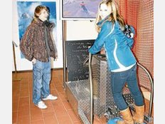 Spaß auf dem Ski-Simulator