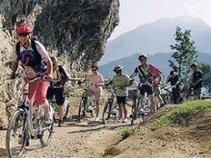 Radeln mit Kraftverstärker: Bilanz einer Leserreise am Gardasee