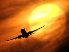 Ab in die Sonne: Deutsche fliehen vor dem Schmuddelsommer