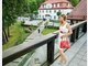 Bei der EURO 2012 in Polen und der Ukraine logieren die DFB-Stars im F&uuml;nf-Sterne-Hotel "Dwor Oliwski". Wir nehmen Sie mit auf einen Besuch in der Luxus-Herberge.