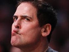 NBA: Geldstrafe für Dallas-Boss Cuban nach Schiedsrichter-Kritik NBA: Geldstrafe für Dallas-Boss Cuban nach Schiedsrichter-Kritik
