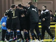 Paderborn klettert auf Rang zwei - Fürth patzt Paderborn klettert auf Rang zwei - Fürth patzt