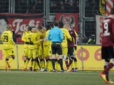 Meister Borussia Dortmund nach 2:0-Sieg gegen Nürnberg jetzt Tabellenführer
