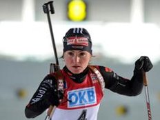 Biathlon: Henkel gewinnt Massenstart in Abwesenheit von Neuner Biathlon: Henkel gewinnt Massenstart in Abwesenheit von Neuner