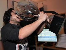tz überreicht Morgen-Show-Pokal: Da ist das Ding!