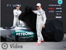 Michael Schumacher und Nico Rosberg enthüllen Silberpfeil