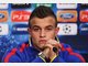Im Training vor dem Achtelfinal-Hinspiel in der Champions League gegen den FC Bayern beweist Xherdan Shaqiri seine Polyvalenz (zu deutsch: Vielseitigkeit, Vielwertigkeit). Und diese bezieht sich nicht nur auf Fu&szlig;ball. Auch beim Speerwerfen macht der kommende FC-Bayern-Spieler eine gute Figur.