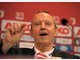 Der FC Augsburg hat seine neue Doppelspitze pr&auml;sentiert: Gesch&auml;ftsf&uuml;hrer Peter Bircks und Manager Manfred Paula. F&uuml;r Vereinsboss Walther Seinsch ist es die "beste L&ouml;sung".