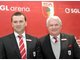 Der FC Augsburg hat seine neue Doppelspitze pr&auml;sentiert: Gesch&auml;ftsf&uuml;hrer Peter Bircks und Manager Manfred Paula. F&uuml;r Vereinsboss Walther Seinsch ist es die "beste L&ouml;sung".