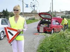 Reifen geplatzt - so reagieren Sie richtig