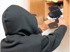 Diebe räumen Hachinger Kabine leer: 1700 Euro Beute