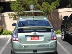 Ohne Fahrer unterwegs: Google-Auto erhält Straßenzulassung