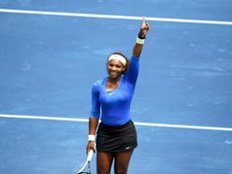 Serena Williams siegt in Madrid auf Blau