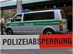Wer ist der irre Bombendroher?