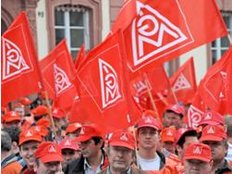 IG Metall und Arbeitgeber ringen um Entscheidung