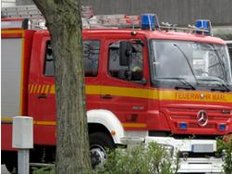 Aholming: Radfahrer stößt mit Feuerwehrauto zusammen