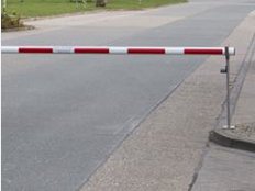 Unsinnige Sparwut: Autofahrer durchbricht Schranke in Starnberger Tiefgarage