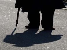 Runtergelassene Hose bringt sextollen Rentner zu Fall
