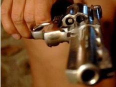 Räuber mit Pistole überfällt Italiener