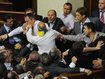 Schlägerei bei Debatte im ukrainischen Parlament